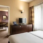 מלון דירות Adagio Haussmann Champs Elysees פריז