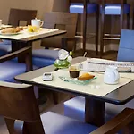 Adagio Haussmann Champs Elysees מלון דירות