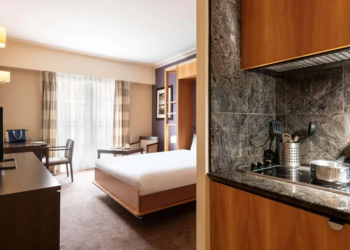 Adagio Haussmann Champs Elysees 4*