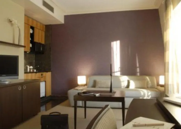 Adagio Haussmann Champs Elysees Apartmanhotel 4*