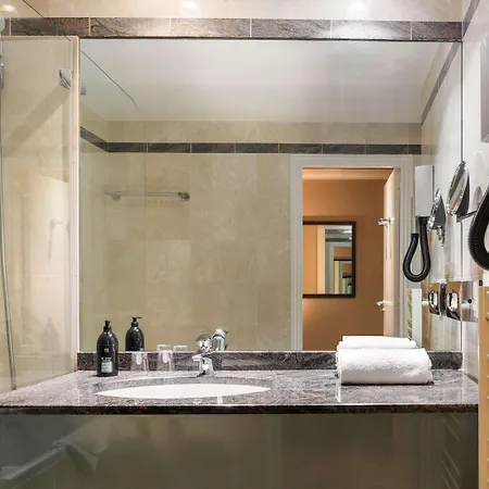 Adagio Haussmann Champs Elysées Apartahotel