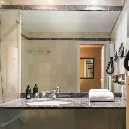 Adagio Haussmann Champs Elysées Apartahotel 4*