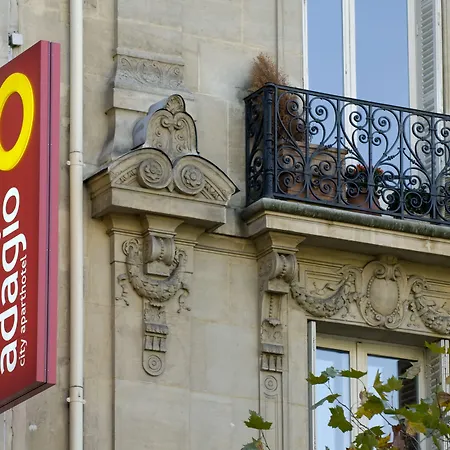 アパートホテル Adagio Haussmann Champs Elysees 4*