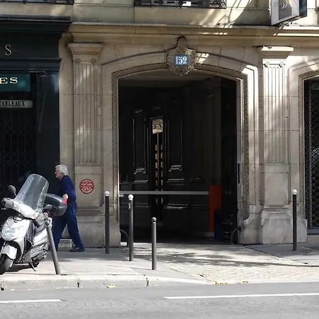Apartahotel Adagio Haussmann Champs Elysées 4*