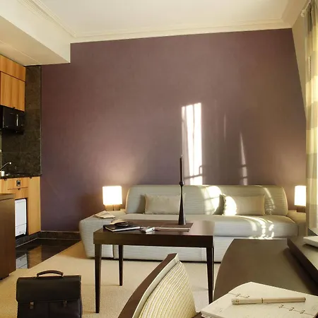 Adagio Haussmann Champs Elysées Apartahotel París