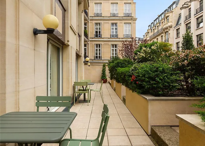 Adagio Haussmann Champs Elysees 公寓式酒店 4*