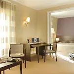 Lejlighedshotel Adagio Haussmann Champs Elysees 4*