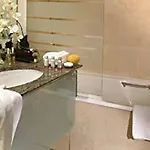 Adagio Haussmann Champs Elysees Apartmanhotel Párizs