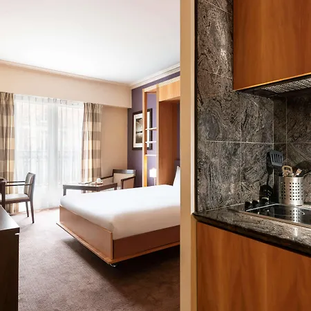 Adagio Haussmann Champs Elysees 4*